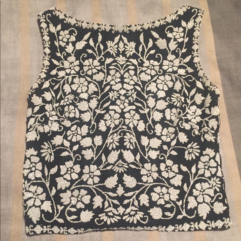 Beautiful Tadashi beaded black & white top💥